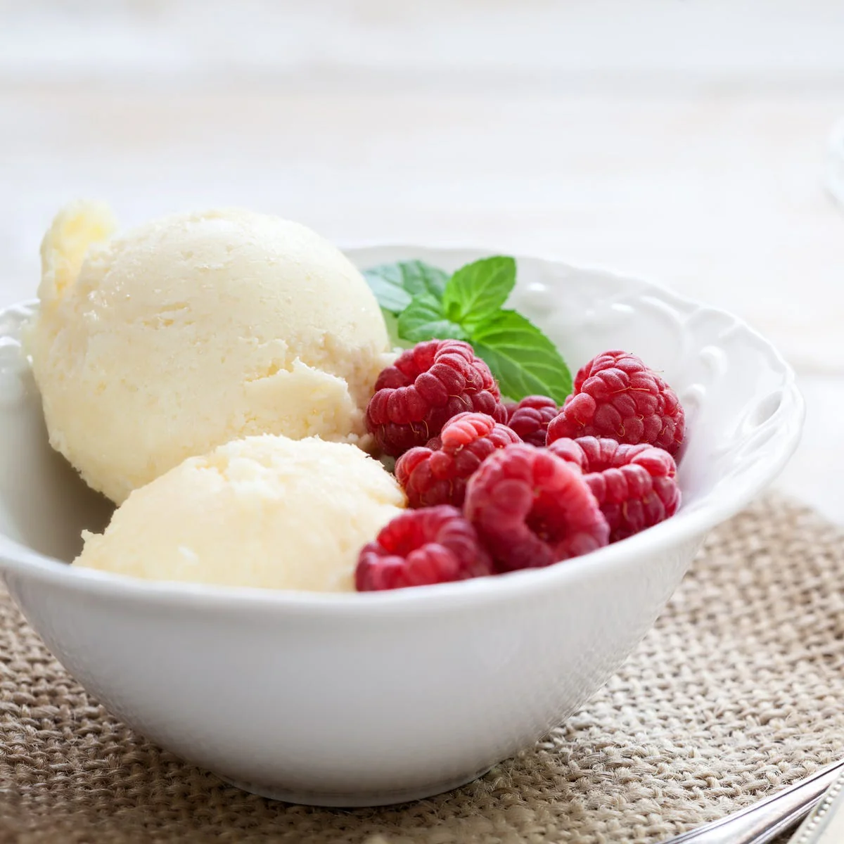 Raspberry & Vanilla Fragrance Oil - Image 3