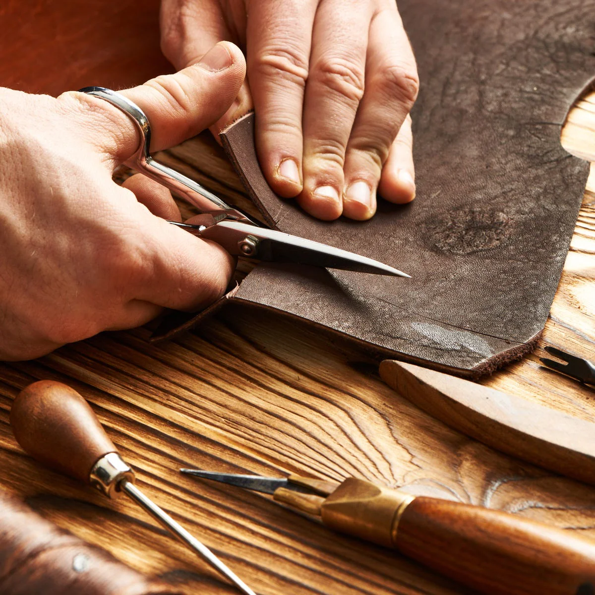 Vintage Leather & Sandalwood Fragrance Oil